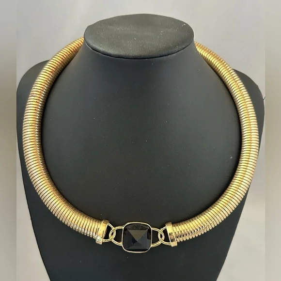 Monet gold tone wide omega chain necklace with faceted black acrylic stone - Picture 1 of 3